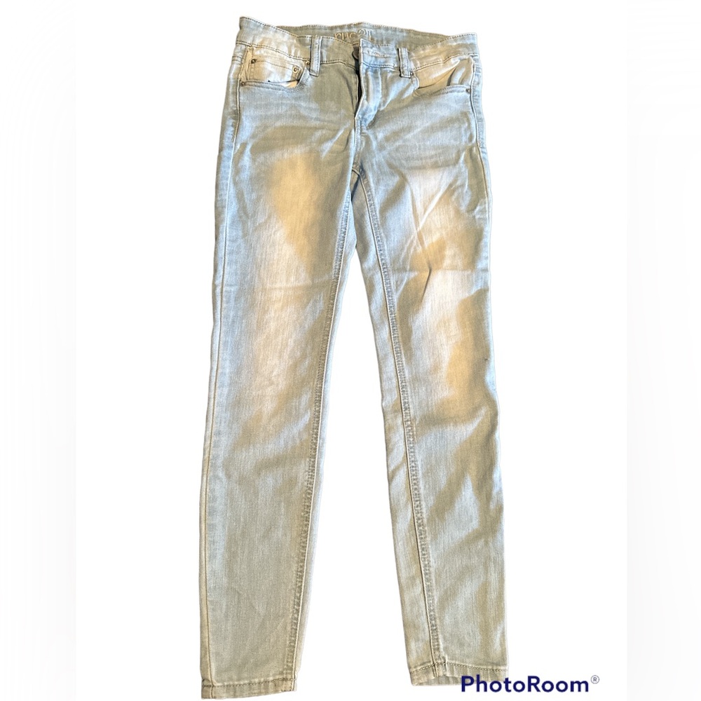 Light Denium Wash, Mid Rise Jegging Jeans
